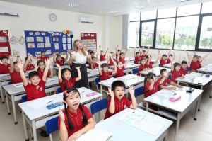 Số lượng học sinh trong phòng học tăng lên song song với đó là chất lượng không khí cần đảm bảo hơn